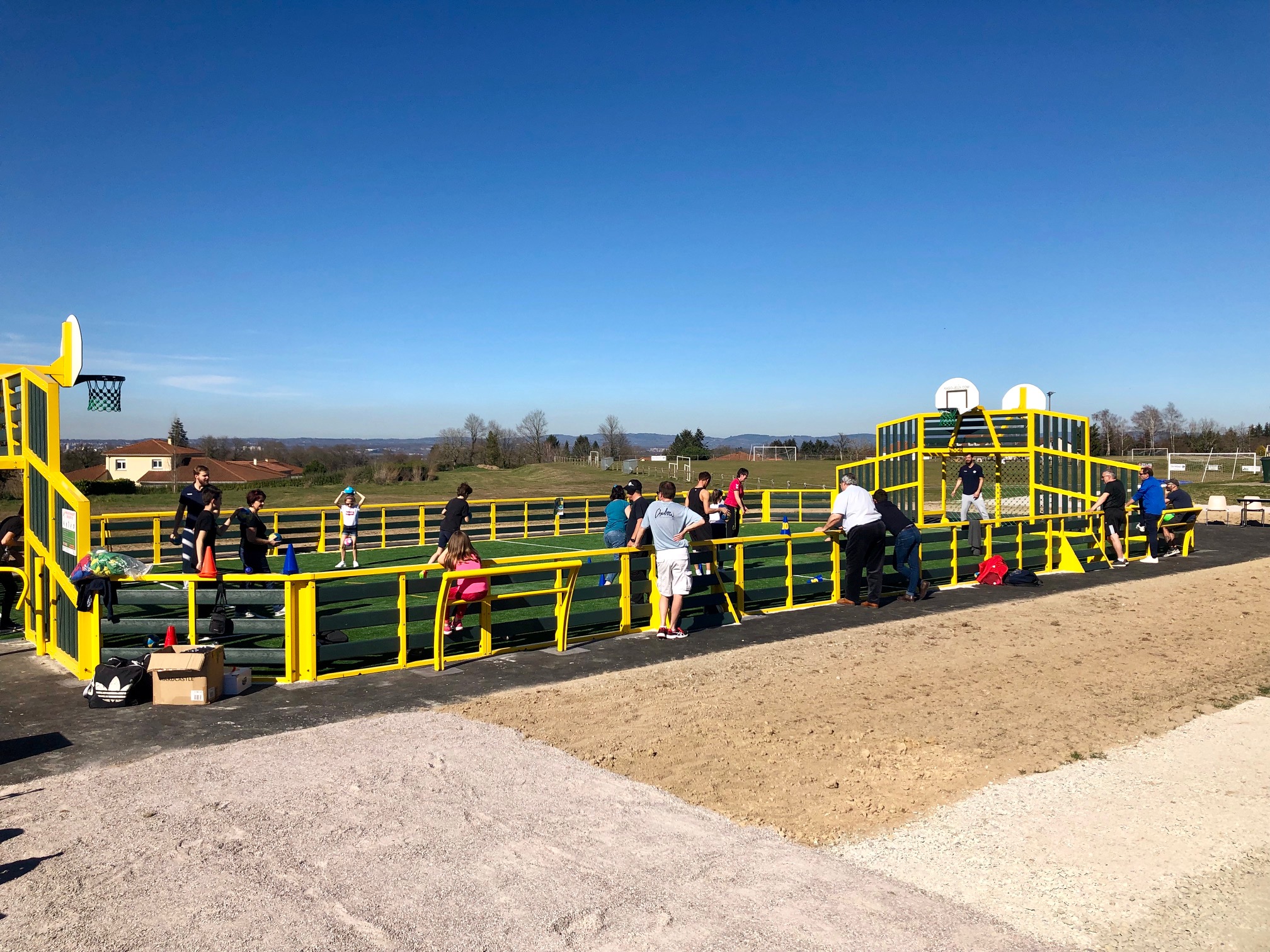 terrain multisport situé à Boisseuil