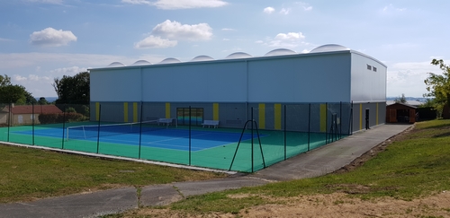 Terrains de tennis en gazon situés à Boisseuil